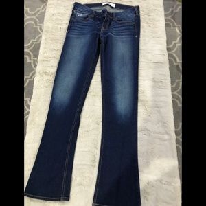 Hollister jeans size 7R.  W28 L33